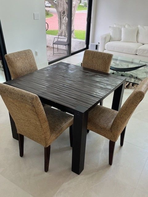 Breakfast Dining Table W/ Cork Chairs