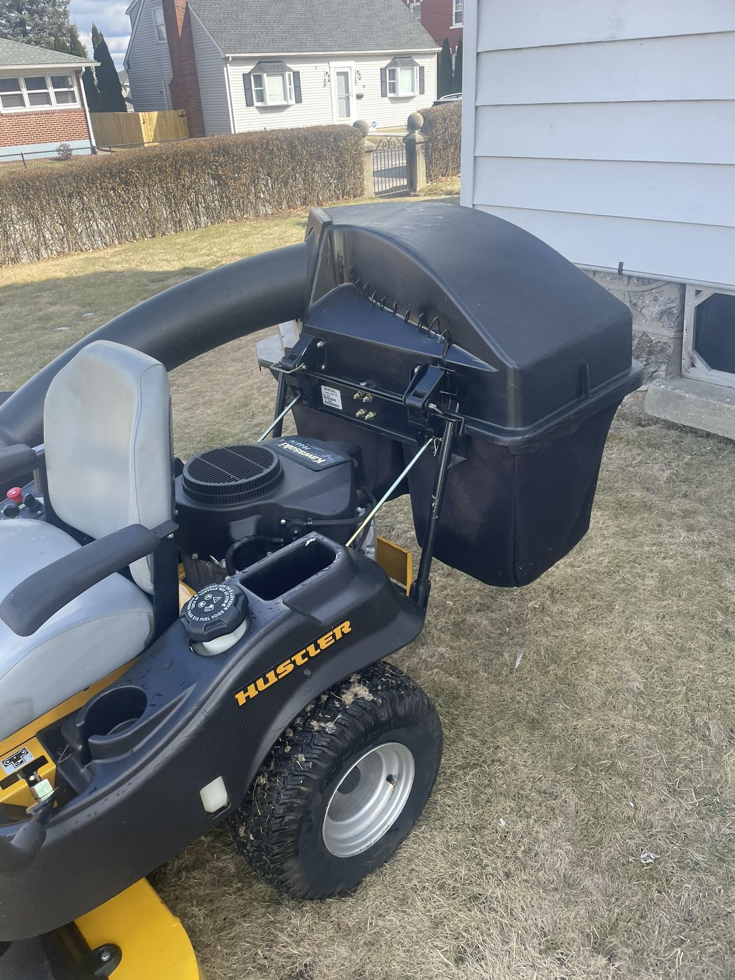 Hustler Raptor 52” for Sale in Waterbury, CT OfferUp