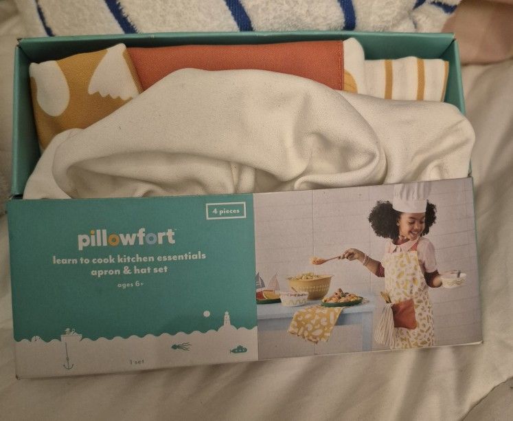 Kids' Apron with Chef Hat - Pillowfort * NEW*