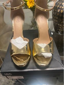 I.N.C. International Concepts Gold TPU Size 12