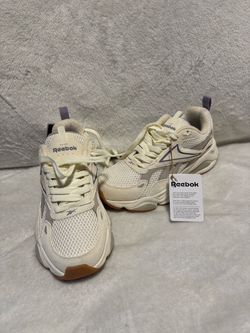 Reebok Cream and Light Gray Retro Runner Sneakers Size:9