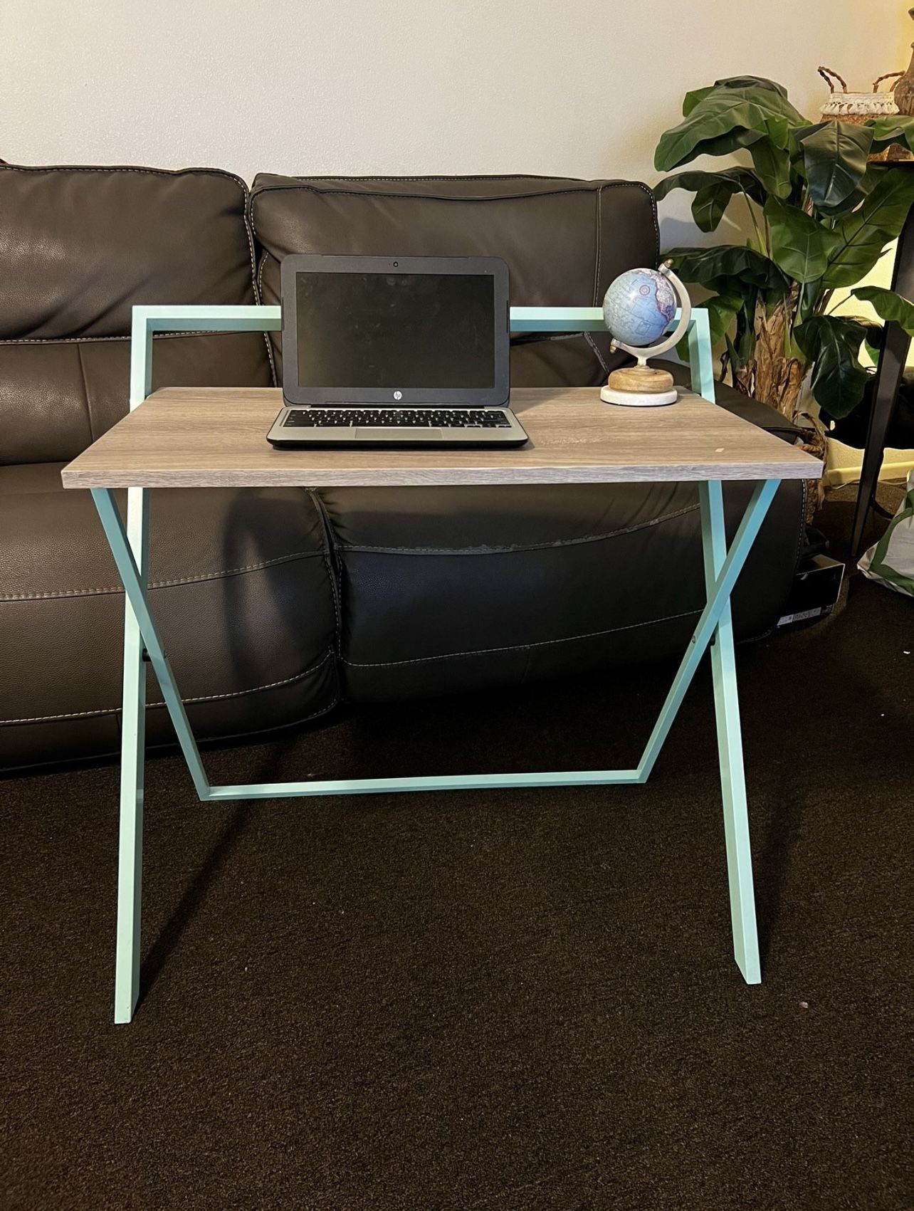 LARGE FOLDABLE DESK/TABLE