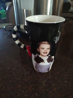 1990 the Wizard of Oz coffee mug $15.00 see my other offers must pick up cash only no holds