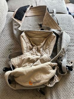 Must Sell ASAP: Ergo baby carrier
