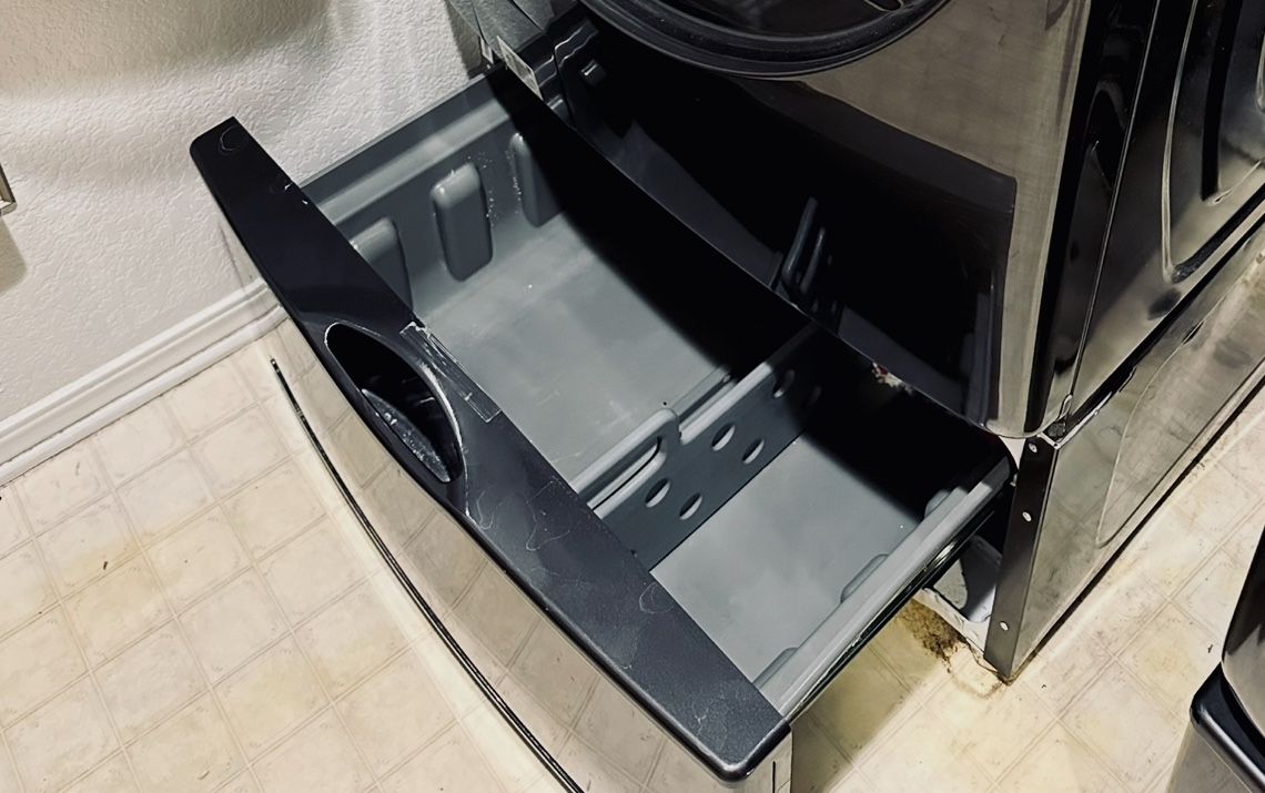 Samsung Pedestals For Washer/Dryer