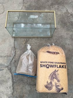 For hamster or guinea pig aquariums 30”L x12”x12”h , pine shavings 12 cuft (340L) and rabbit style pellet