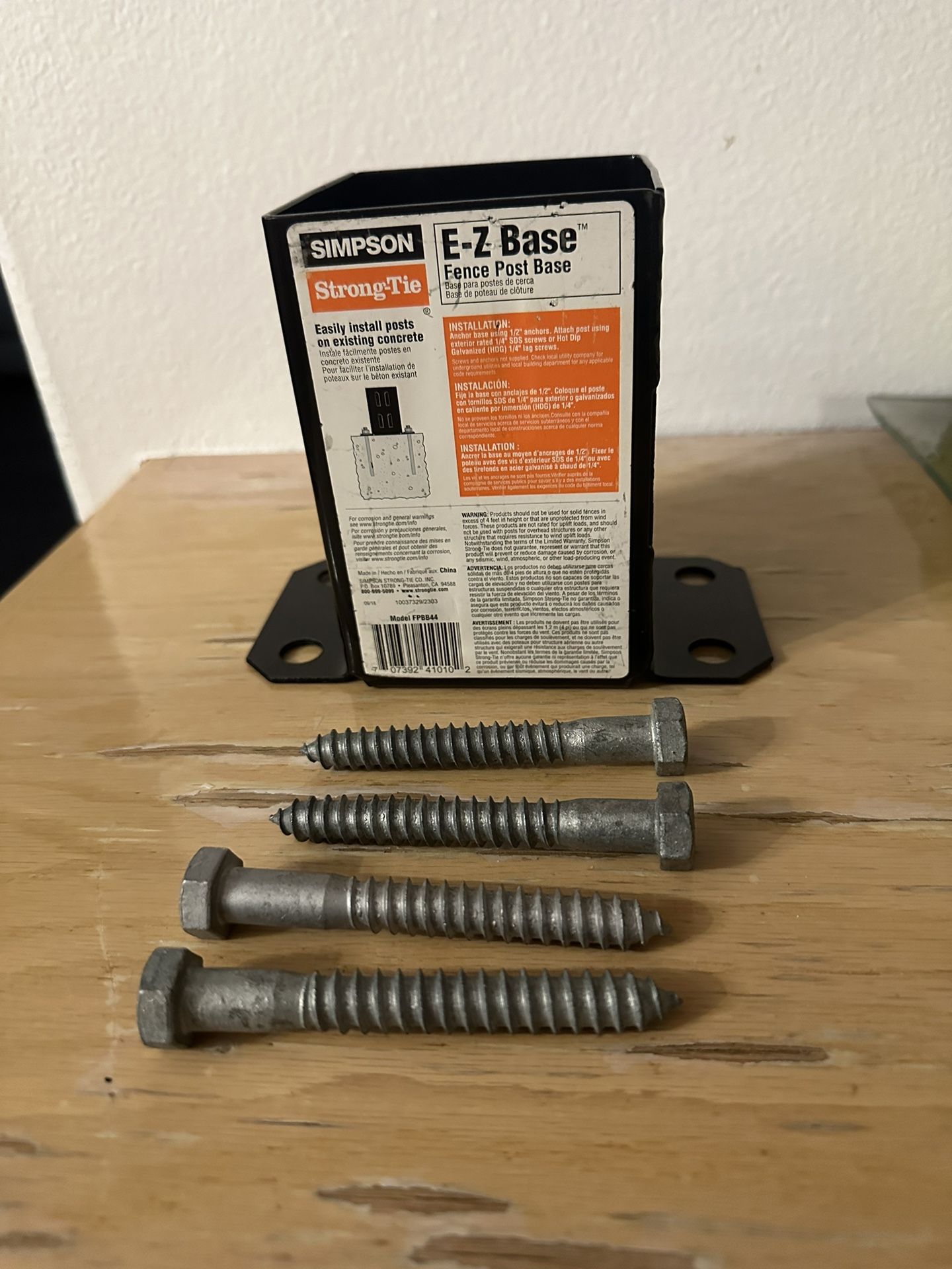 Fence Post Base An Screws