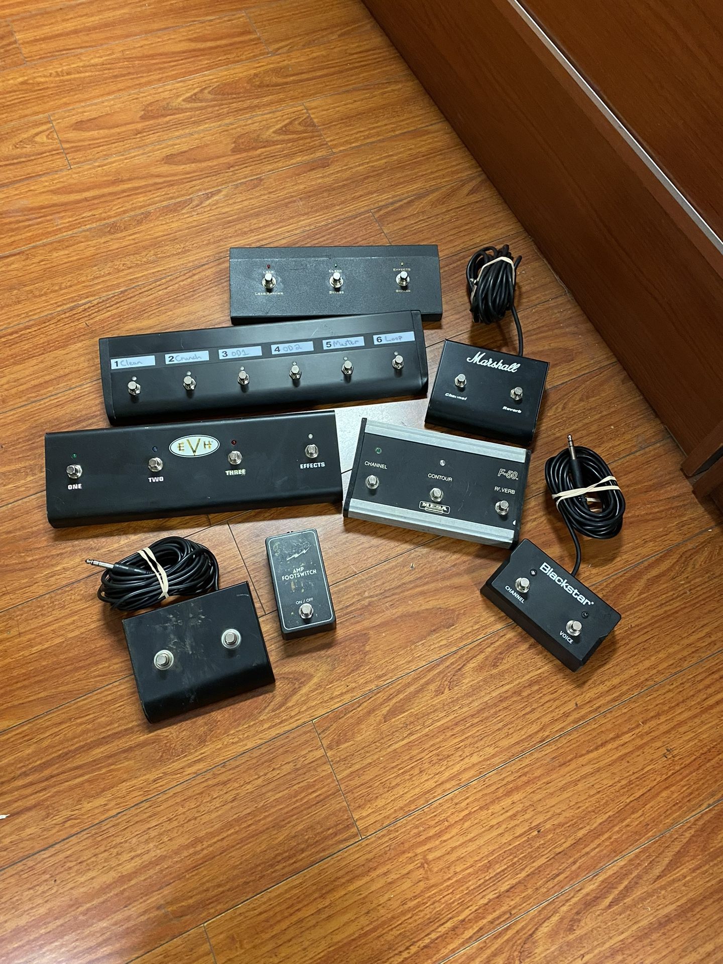 Foot Switches & Pedals 