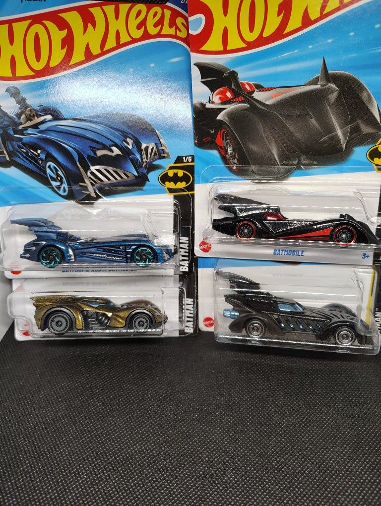 Hot Wheels Batmobile Bundle