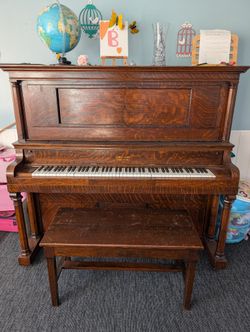 Story & Clark Upright Piano - Great For Beginners Or Enthusiasts