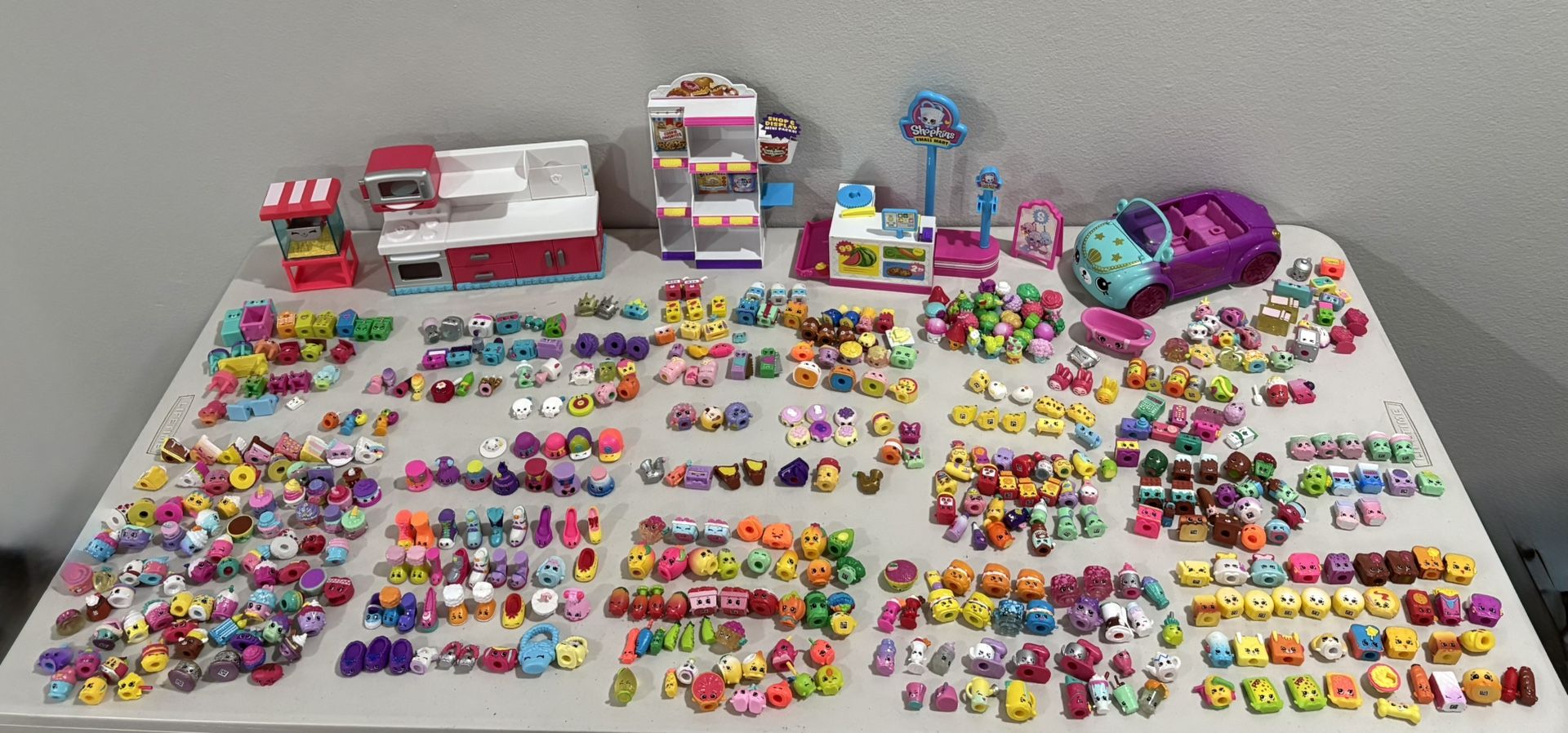 Shopkins Bundle Over 516 Shopkins Including Small Mart, Popcorn Display, Kitchen Display, Mini Display, Sign And Car Bundle