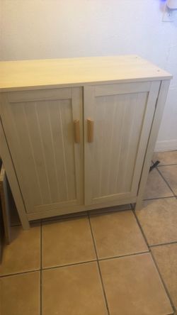Kitchen cabinet