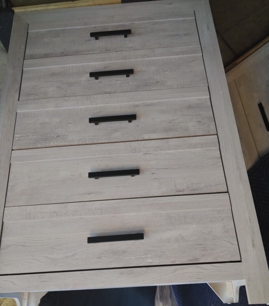 5 Drawer Dresser Grey 9/10