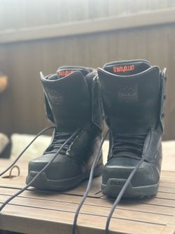 ThirtyTwo Snowboard Boots (size 12)