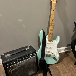 Squier Classic Vibe '50s Stratocaster electric guitar. With Amp Bundle 