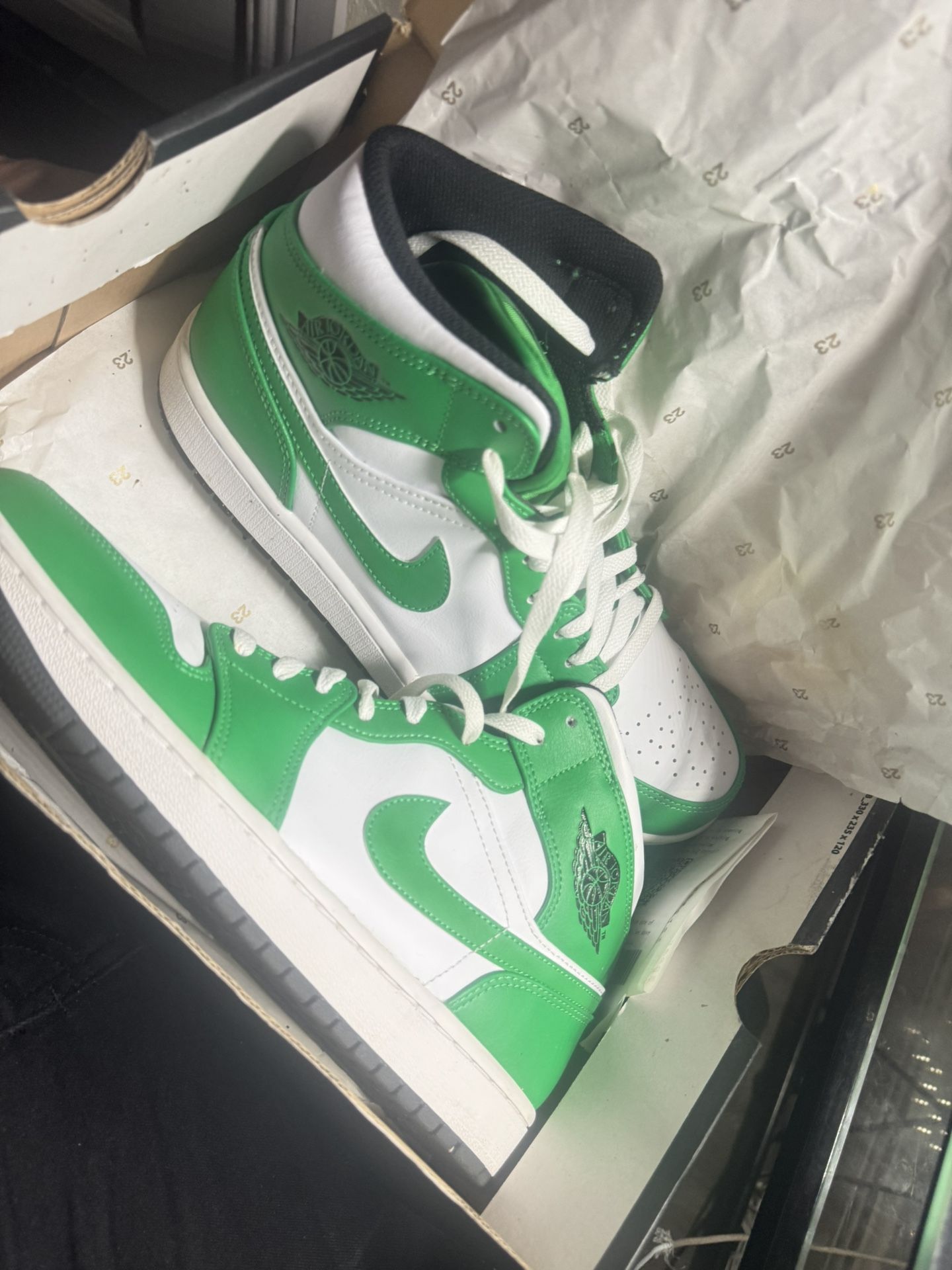 Jordan 1 Mid Lucky Green 