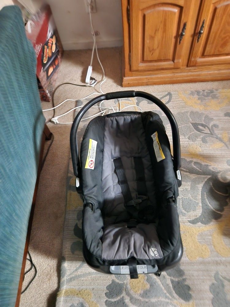 Complete Car Seat Set. For Baby For 40.00