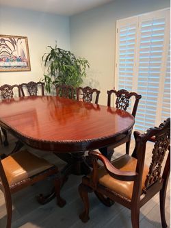 Extendable Dinner Table