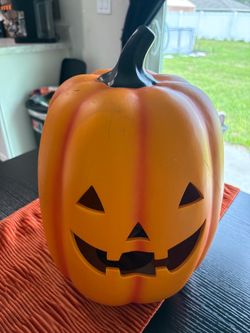 Ceramic medium size pumpkin Ceramic medium sized pumpkin