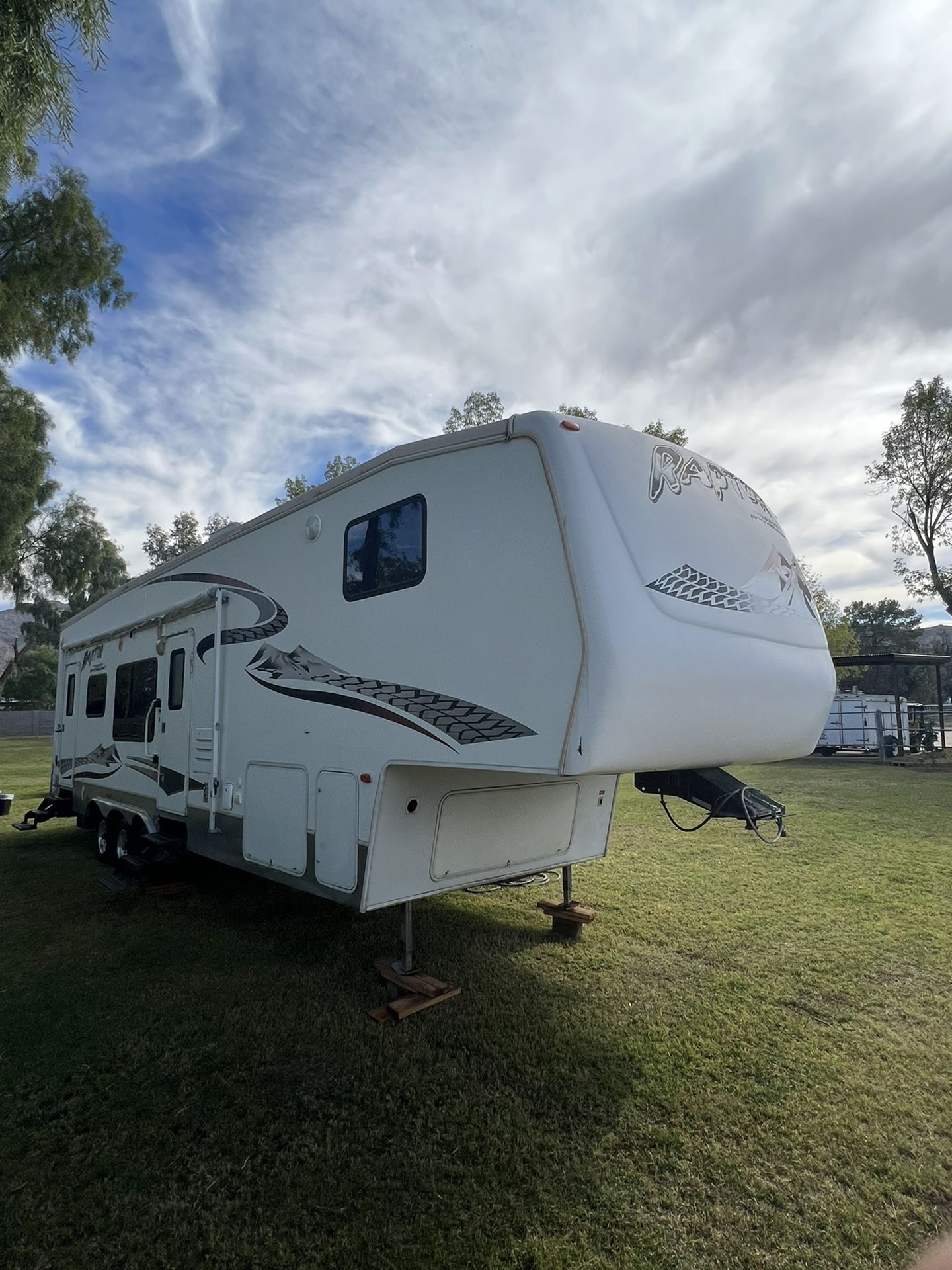 2005 Raptor Toy Hauler . Fifthweel for Sale in Laveen Village, AZ OfferUp