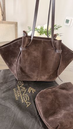 Very comfortable bag, genuine leather, made in Turkey, brand new.