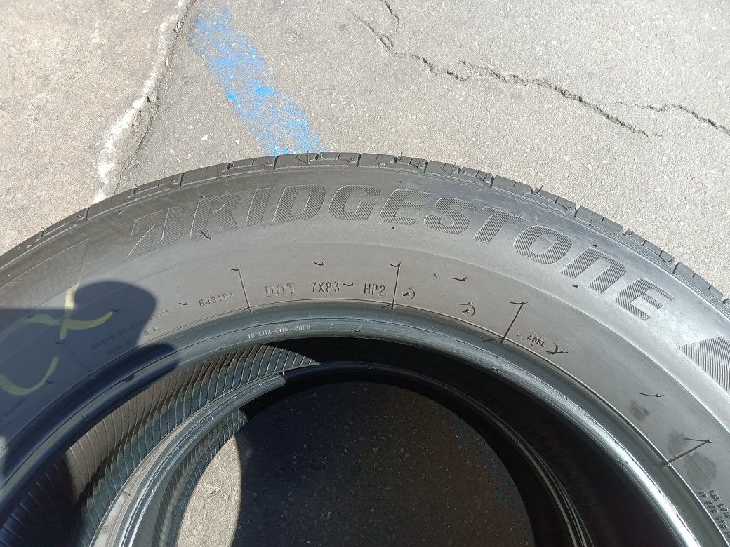 2 Llantas 245 60 R18 Bridgestone Dueler