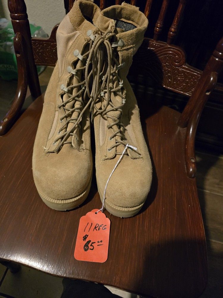 New Men's wellco vibram combat boots,work, construction,oil fields. size:11..
Botas Nuevas para Trabajo