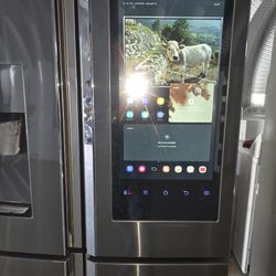Samsung Family Hub Black Stainless Counter Depth 4-door Refrigerator 