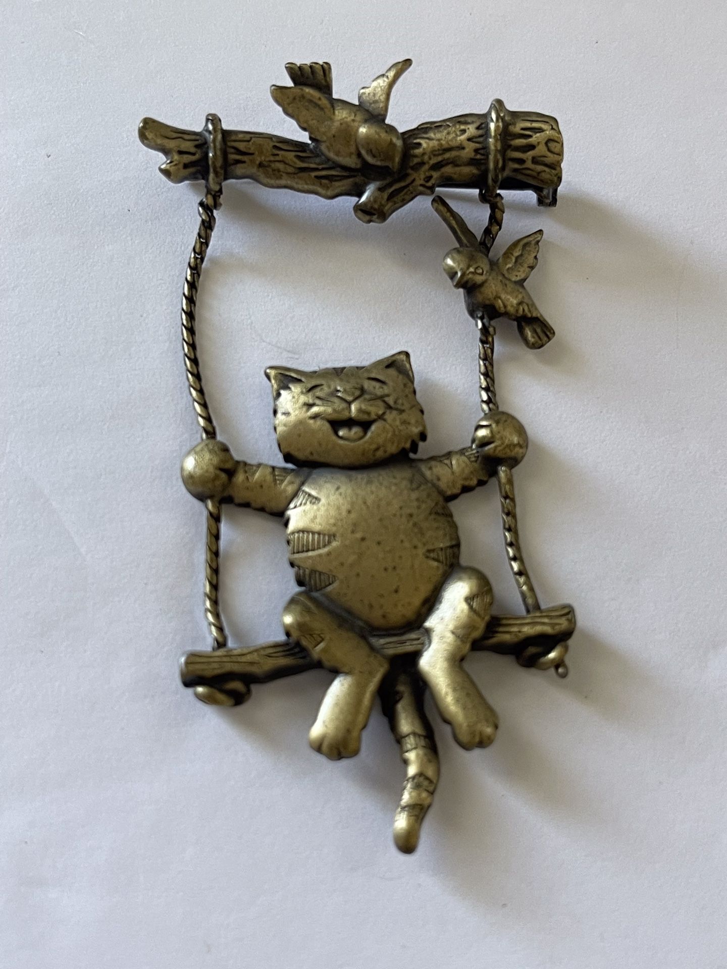 JJ Jonette Vintage Cat on Swing Animal Kitsch Large Goldtone Brooch Pin