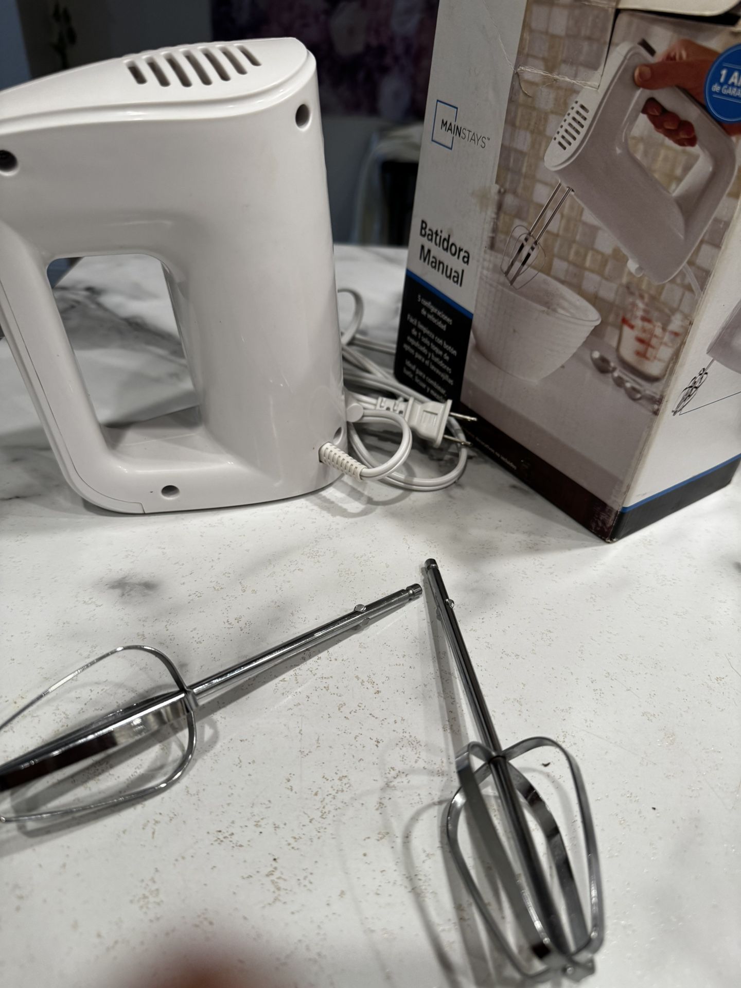 Hand Mixer And Digital Scale Very Rarely Used And In Very Good Condition 