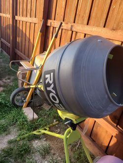 RYOBI Concrete mixer