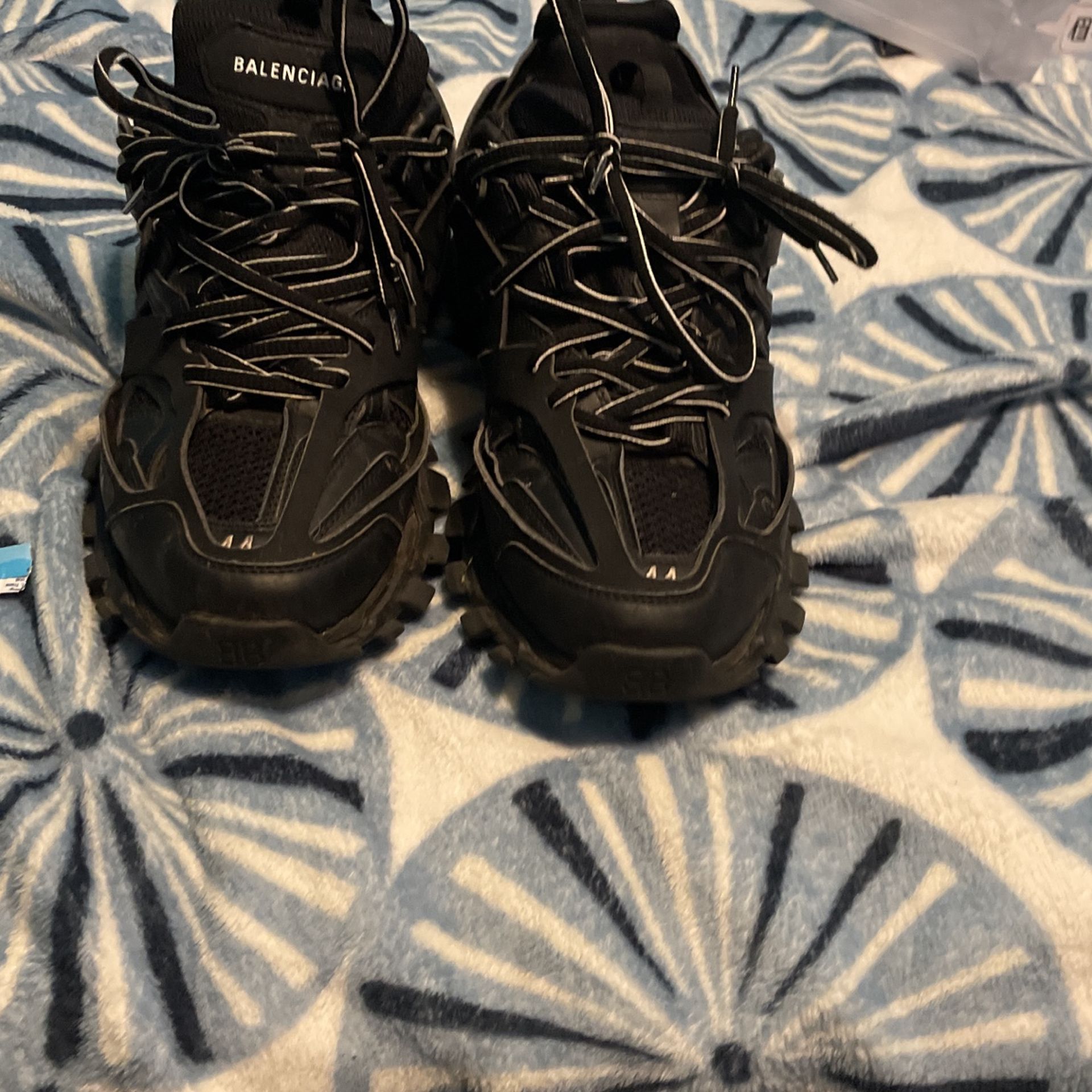 track runners size 44
