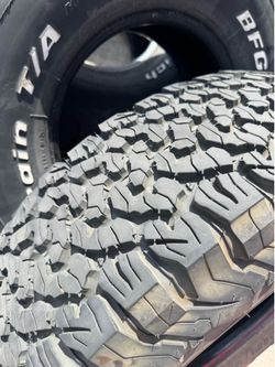 33” BFGoodrich Tires 33x10.50Rx15LT