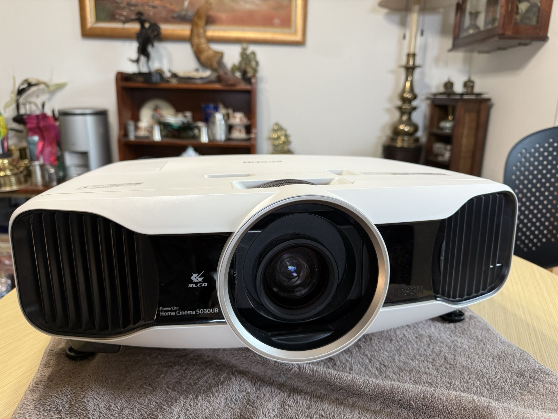 Epson PowerLite Home Cinema 5030UB 1080p 3LCD Home Theater Projector