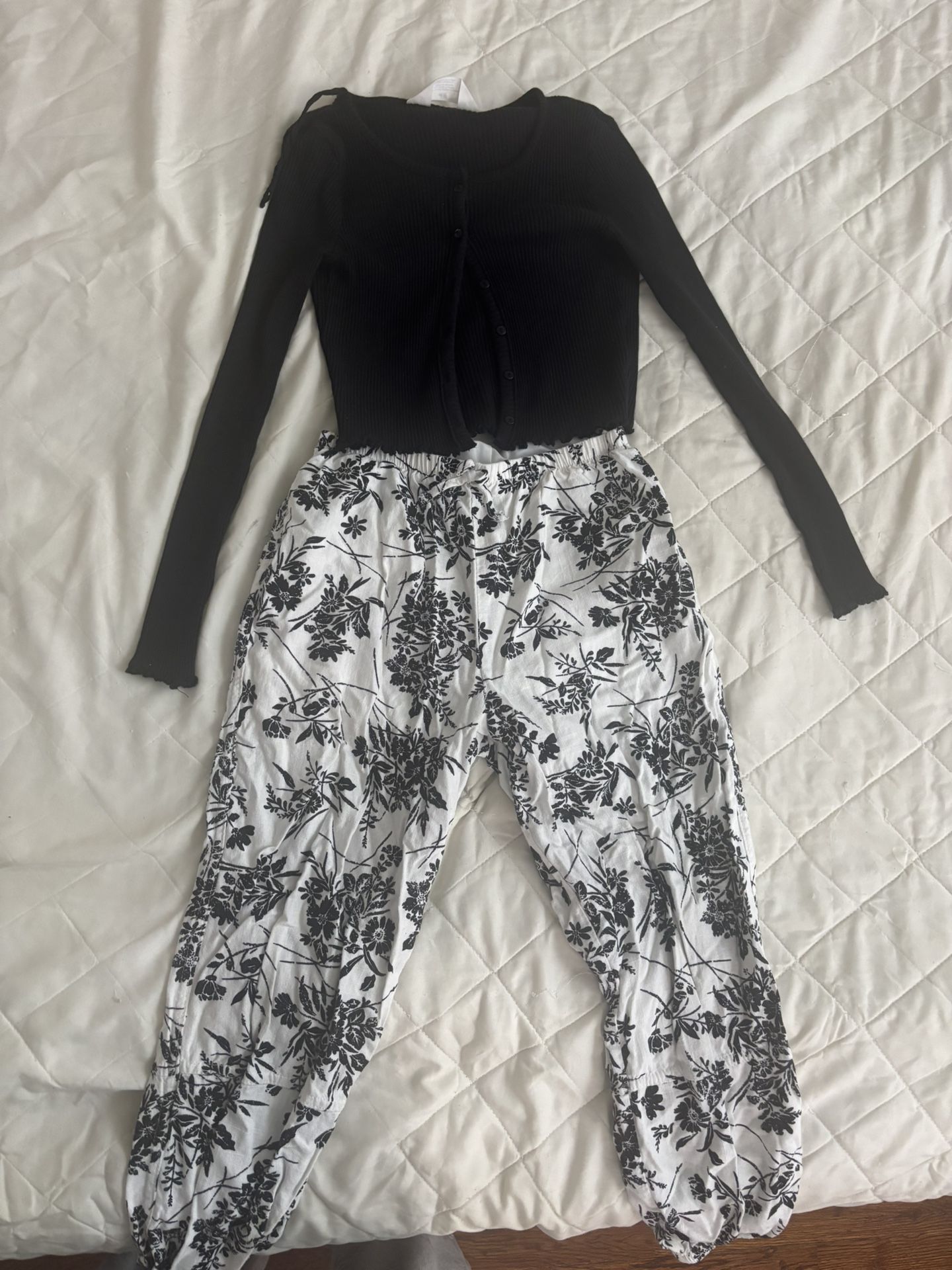 Girl’s H&M Cotton pants +Cardigan