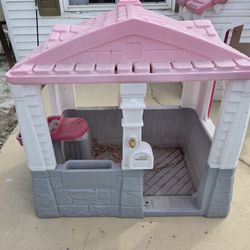 Small Playhouse - Casa de juego pequeña 