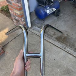 Narrow rabbit ear handle bars