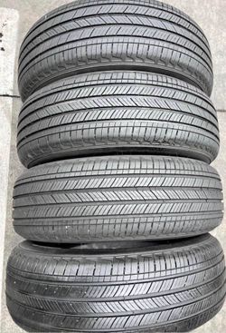 215/65/17 Michelin 📍📍 Vendo un set de llantas con 80% de vida las 4 📍🌟