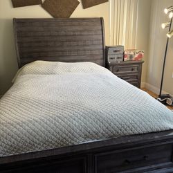 Bedroom Furniture Set