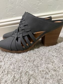 Universal Thread Women’s Black Woven Heeled Mules – Size 9