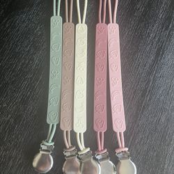 Silicone Pacifier Clip Holder for Baby Girls and Boys, Pack of 5 Soft Flexible Paci Binky Clips with One Piece Design