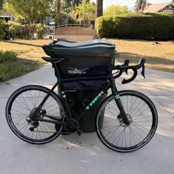 2020 Trek Checkpoint ALR5 Gravel Bike in British Racing Green. 56cm frame size