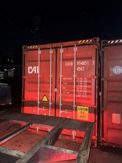 Roomy 40' High Cube Container — 9'6" Tall Wind & Watertight Storage | Mesa Delivery