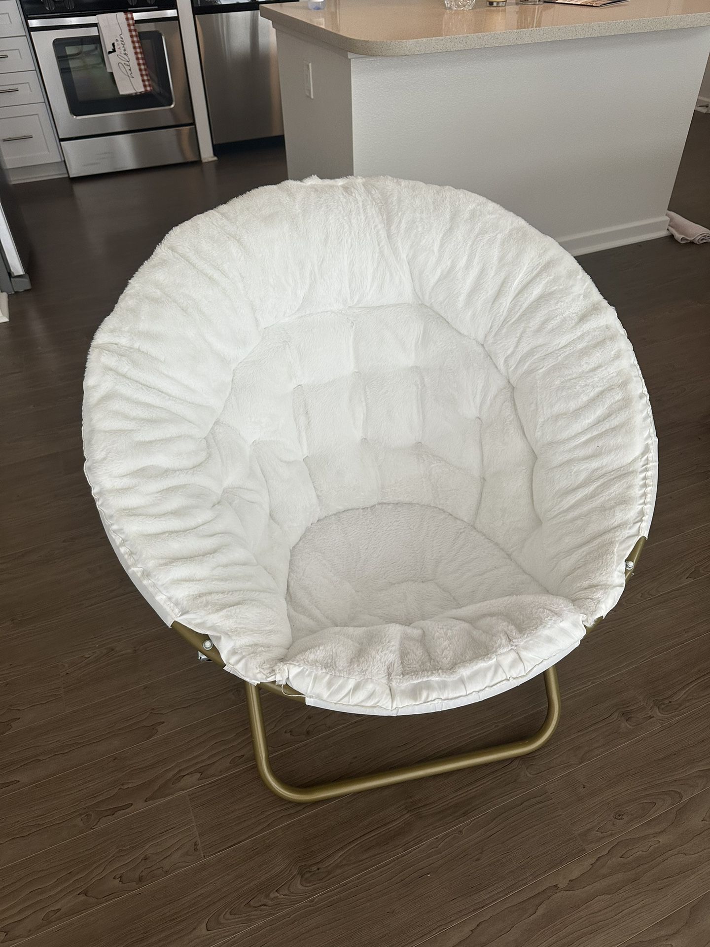 White Fluffy Saucer Chair 