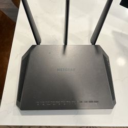 Netgear Nighthawk R7000 AC1900 WiFi Router - Excellent Condition