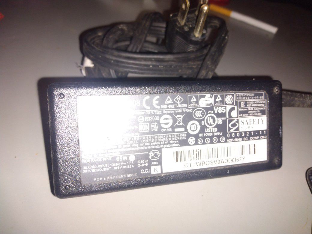 GENUINE HP CHARGER AC/DC ADAPTER 