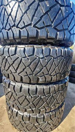 285/70/18 Nitto Tires con 80% de vida las 4