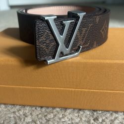 LOUIS VUITTON BELT 