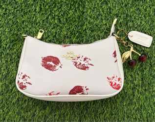 Coach Teri White/Red Kiss Print Shoulder Bag