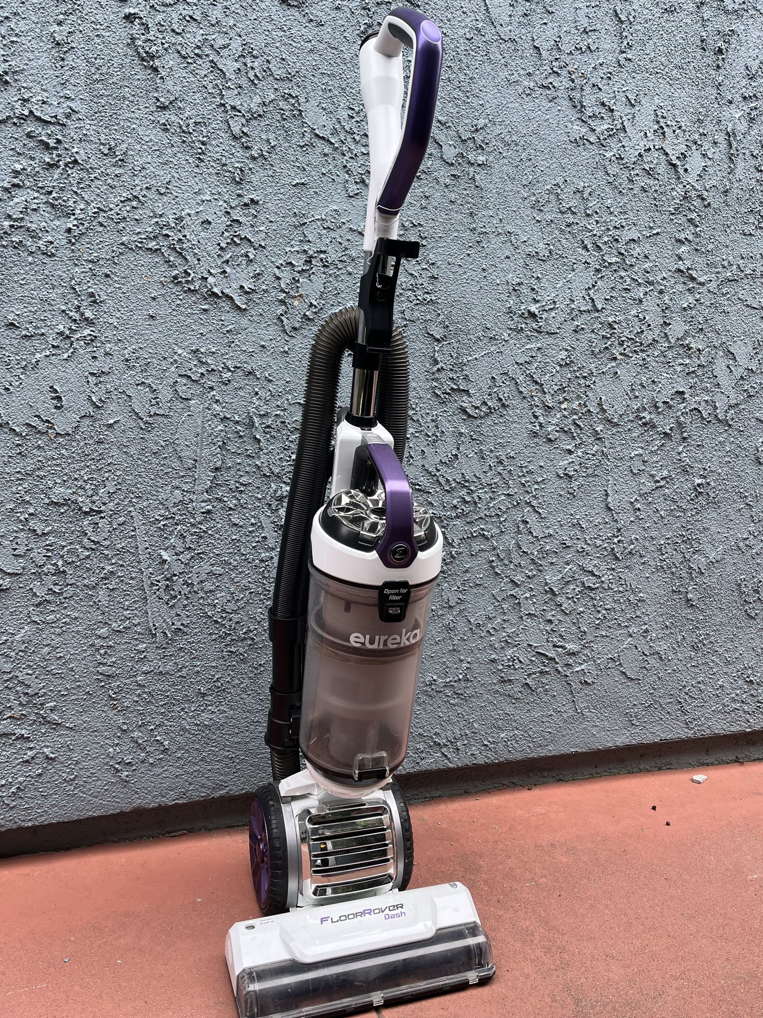 Eureka Vacuum Cleaner Stand-up NEU526